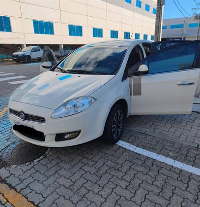 FIAT BRAVO 1.8 ESSENCE 16V FLEX 4P MANUAL